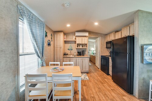 2 Mi to Anna Maria Island: Newly Built Home!