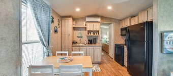 2 Mi to Anna Maria Island: Newly Built Home!