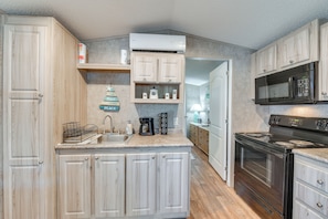 House (1 Bedroom) | Interior