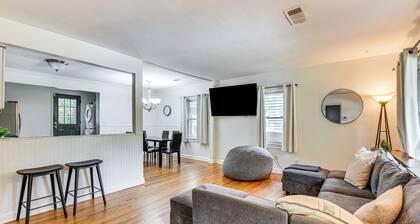Walk to Golf: Cozy Home w/ Lush Yard in Atlanta!