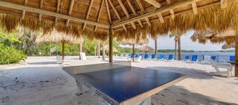 Balcony & Beach Access: Bahama Bay Resort Condo!