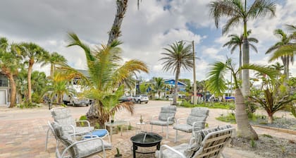 Walk to Beach: Family Retreat in Fort Myers Beach!