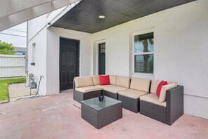 House (3 Bedrooms) | Interior - < 1 Mi to Beaches: Galveston Retreat w/ Patio! (Galveston)