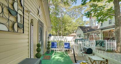 1 Mi to Dtwn: Fayetteville Studio w/ Patio