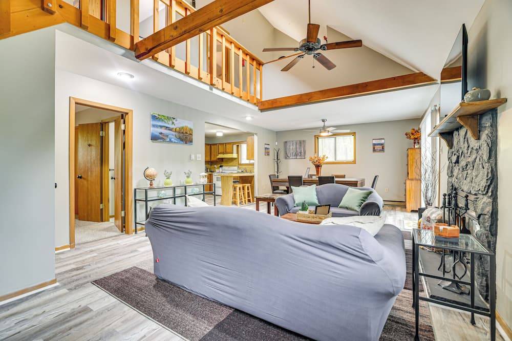 Jim Thorpe Escape ~ 6 Mi to Downtown! - Summit Hill, PA