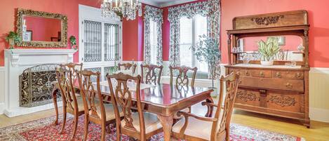 House (4 Bedrooms) | Depan hartanah