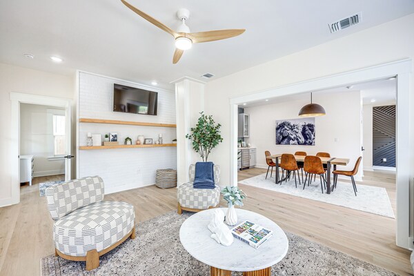 1 Mi To Dtwn: Family Home In San Antonio! - San Antonio, TX