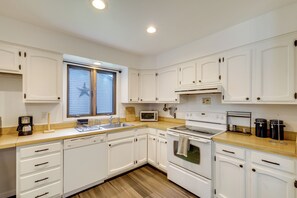 House (1 Bedroom) | Interior - 1 Mi to Freer Field: Ashland Home w/ Yard! (Ashland)