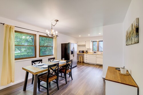 1 Mi to Freer Field: Ashland Home w/ Yard!