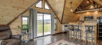 1/2 Mi to Ruby River: Cabin w/ Trail Access!