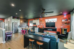 Apartment (3 Bedrooms) | Interior - Skyline Views: Nashville Townhome 3 Mi to Broadway (Nashville)