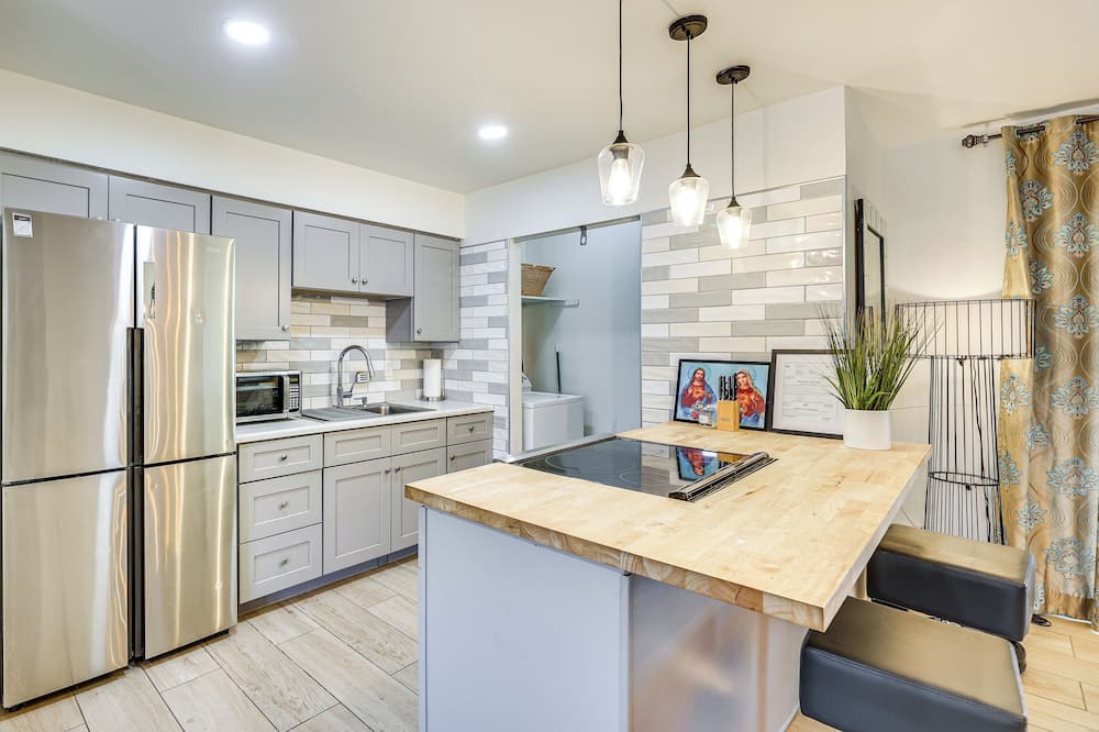 3 Mi to Dtwn Mesa: Home w/ Fenced Backyard! - Salt River, AZ