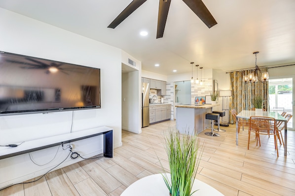 House (5 Bedrooms) | Interior