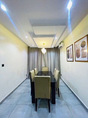 تناول الطعام