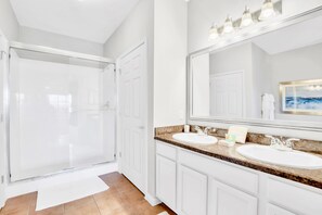Apartment - Pet-friendly Condo: Family Fun With Pool & Hot Tub (Winter Garden)