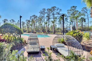 Apartment | 3 bedrooms - Family Condo Near Disney w Pool & Gympets Welcome (Winter Garden)