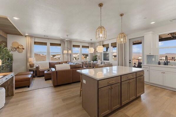 TV, fireplace, table tennis