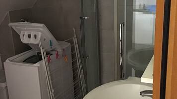 SĂšche-cheveux, papier toilette