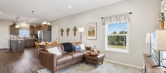 Wright House Country Retreat w/ Spa, EV + Garage