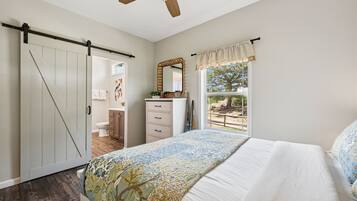 House, Multiple Beds, Patio, Garden View (8466 Golden Fields) | 2 bedrooms, individually decorated, individually furnished