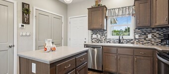 ไรท์ เฮาส์ คันทรี รีทรีท พร้อม สปา, EV + โรงรถ