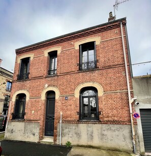 Exterior - Villa La Belle Havraise 3 bedrooms, Garage, Terraces, Table soccer, Ideal for families (Le Havre)