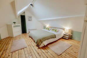 3 bedrooms, desk, iron/ironing board, travel crib - Villa La Belle Havraise 3 bedrooms, Garage, Terraces, Table soccer, Ideal for families (Le Havre)