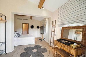 6 chambres, fer et planche à repasser, accès Internet, draps fournis