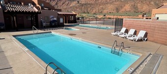 17A3 Two Master Suites, Views, Community Pool & Hot Tub