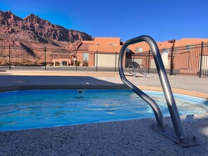 Unclassified image, 2 of 24, button