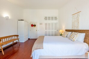 2 habitaciones, cunas, wifi gratis y ropa de cama 