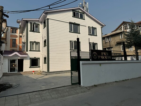 Front of property - Palm Paradise (Srinagar)