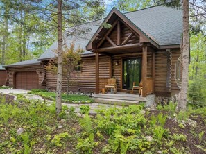 Exterior - The Chippewa House - Quiet Wooded Setting (Alanson)