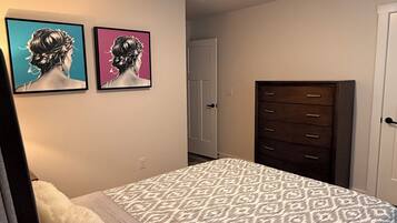 3 bedrooms, WiFi, bed sheets