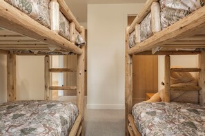 3 dormitorios, escritorio, wifi gratis y ropa de cama