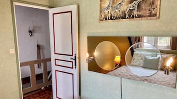 2 chambres, bureau, fer et planche à repasser, Wi-Fi gratuit