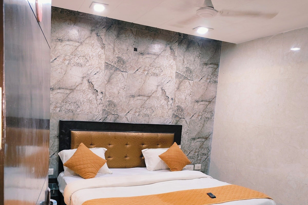 Classic Double Room | Free WiFi, bed sheets