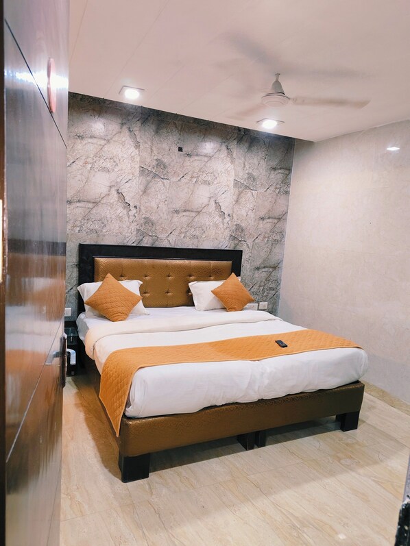 Classic Double Room | Free WiFi, bed sheets