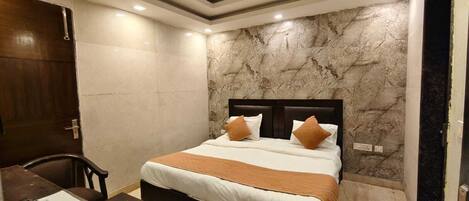 Classic Double Room | Free WiFi, bed sheets