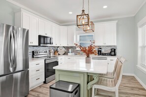 Oven, dishwasher, coffee/tea maker, toaster