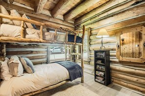 3 slaapkamers, een strijkplank/strijkijzer, wifi, beddengoed