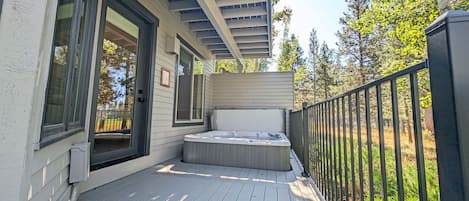 Rumah, 5 kamar tidur | Teras/patio