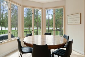 House, 5 Bedrooms | Dining