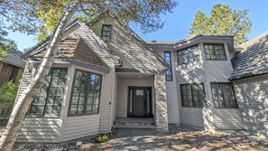 Maison, 5 chambres | Extérieur