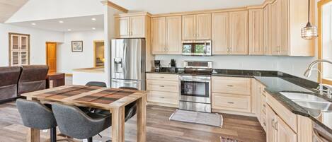 Villa, 4 Bedrooms | Private kitchen | Fridge, oven, coffee/tea maker, toaster