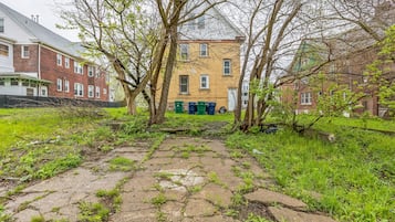 Apartment, 3 Bedrooms | Property grounds