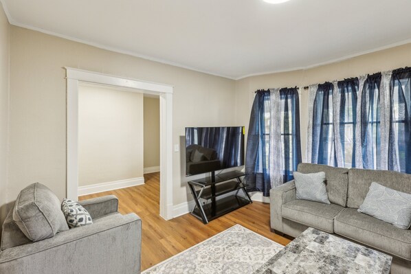Apartment, 3 Bedrooms | Living area | Smart TV - Cozy Upper Flat Minutes From Niagara Falls 3 Bedroom Apts (Niagara Falls)