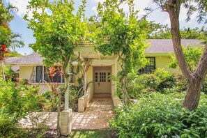 House, 3 Bedrooms | Exterior