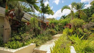 House, 3 Bedrooms | Property grounds