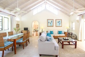 Casa, 3 habitaciones | Área de sala de estar